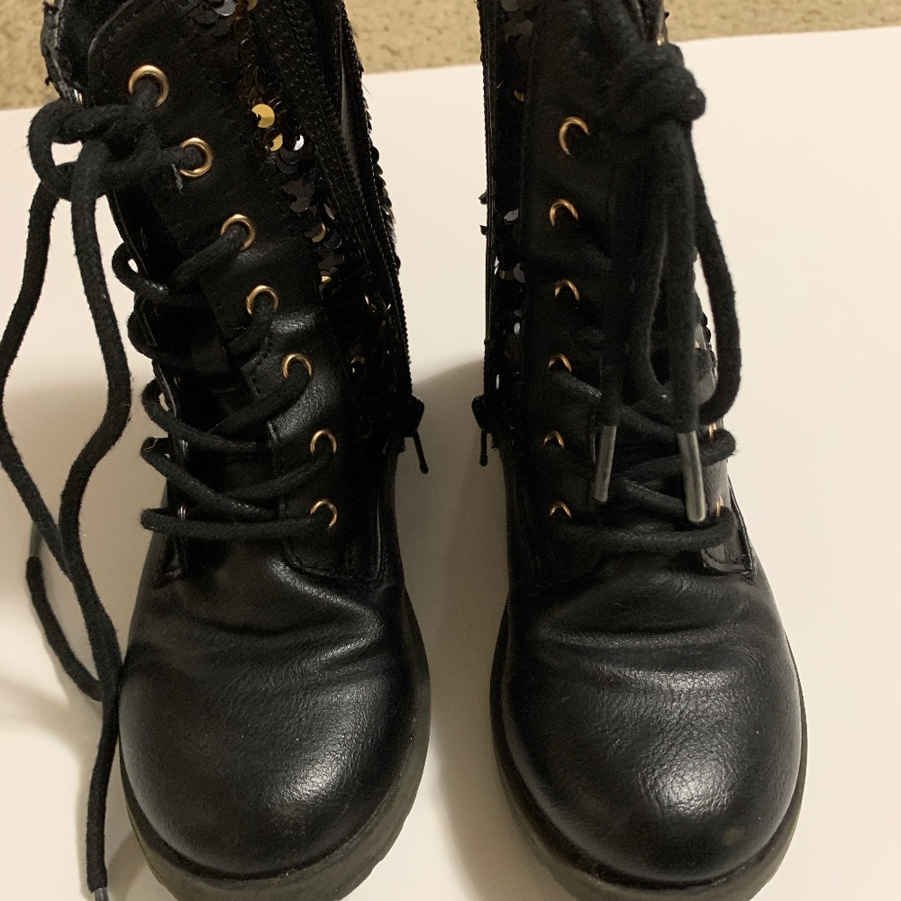 Girls sequin boots